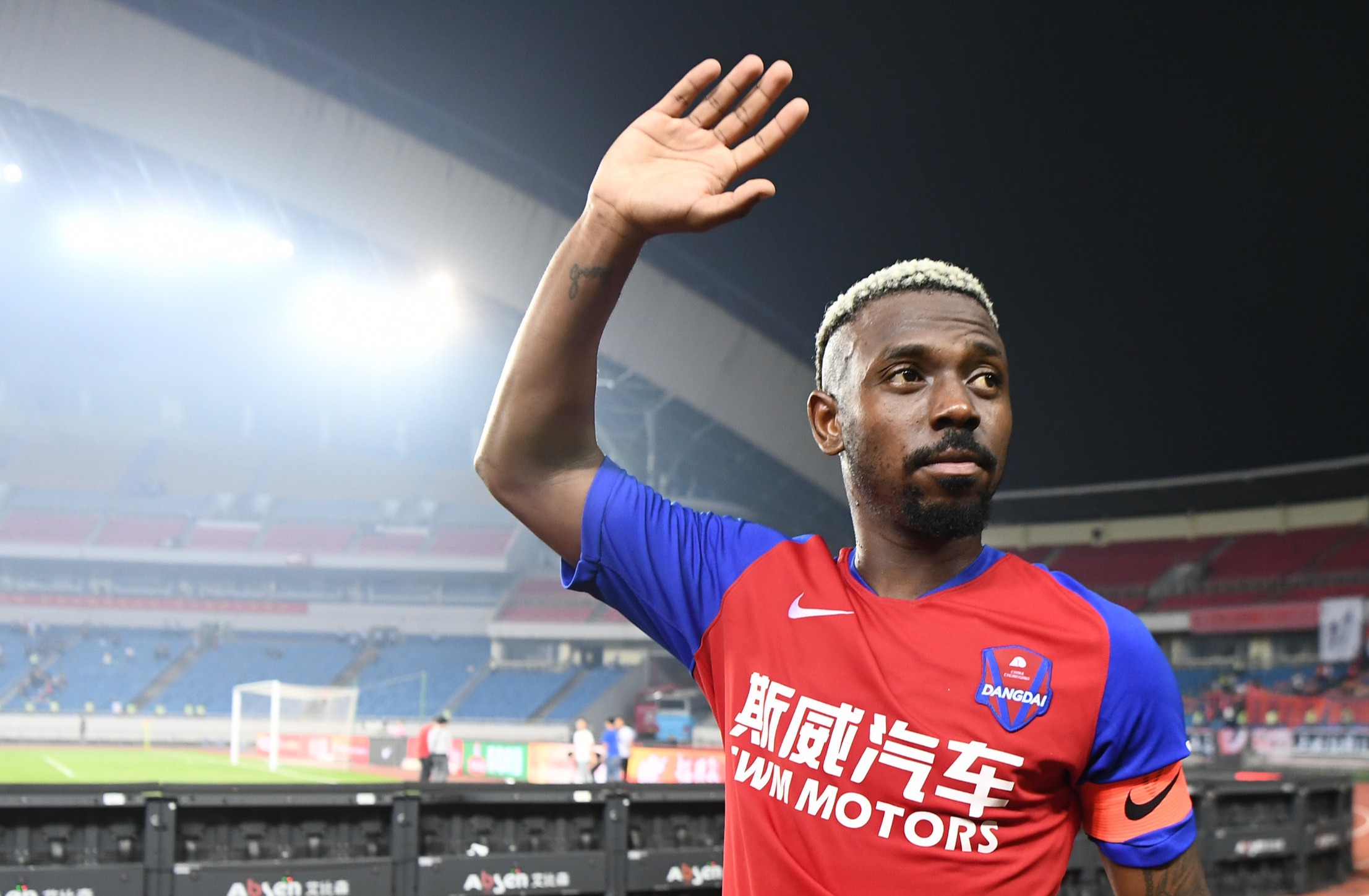 lol比赛竞猜 -德甲赛后走向成谜，浙江队临场应变，底气十足，训练强度明显提升 