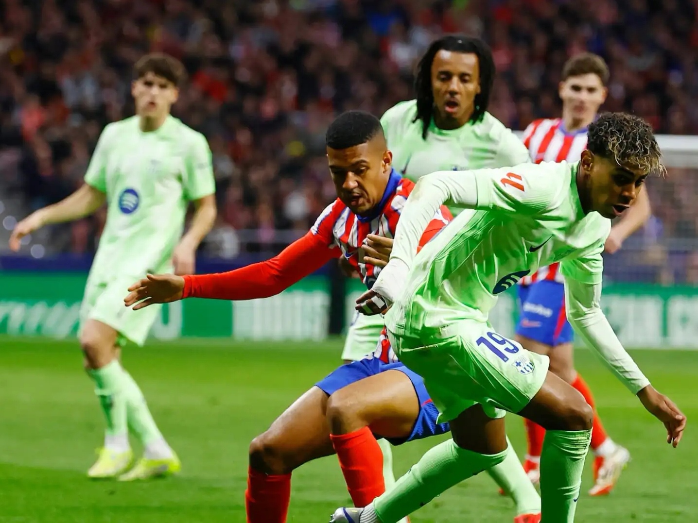 lol竞猜下注 -包含窗口期马德里竞技战术微调：法甲节点到来；压力陡增；年轻球员得到机会的词条