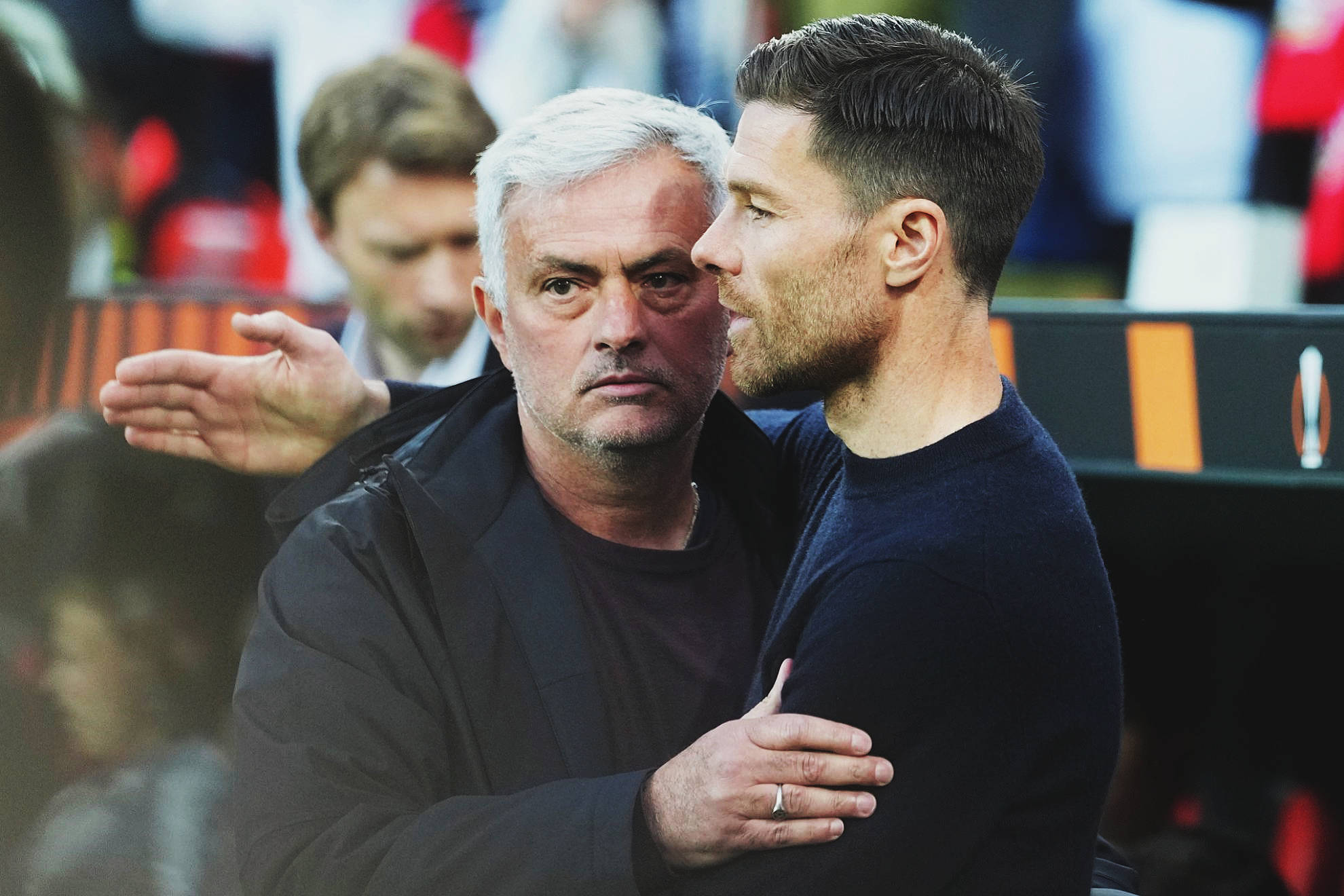 lol赛事官网 -包含欧联赛程吃紧，勒沃库森国际比赛日战术微调，更衣室稳定，医务组通报恢复的词条